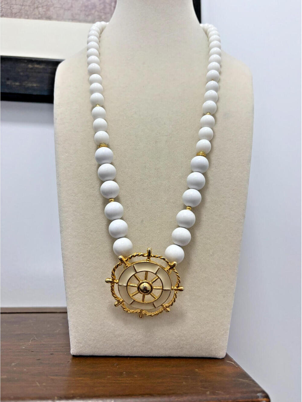 Vintage White Plastic Bead Nautical Ship Wheel Pendant Necklace Gold Tone Ivory